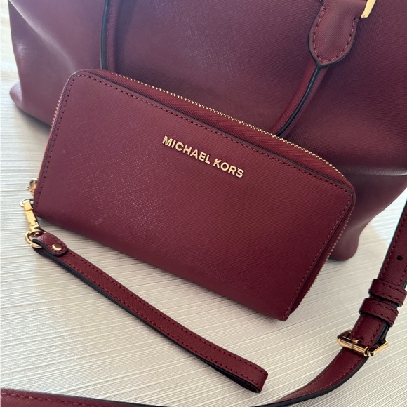 Michael Kors Burgundy Leather Satchel with matching wallet - Picture 7 of 8
